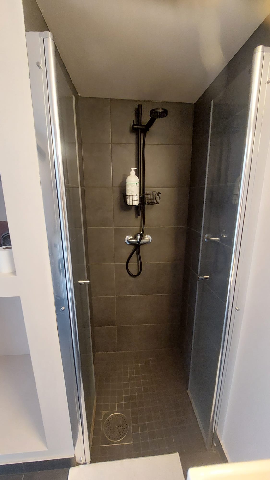 Dusj, rehabilitert bad i 2023